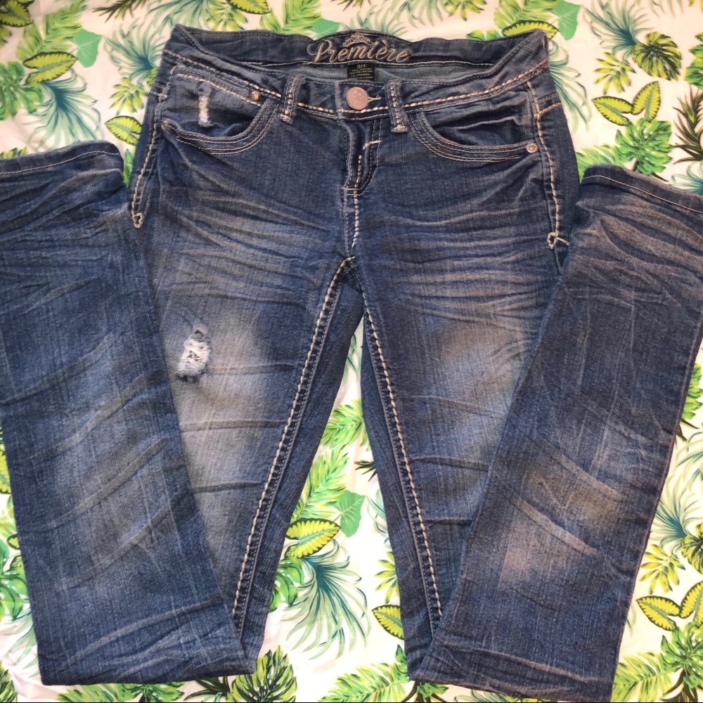 SOLD ✨ DISTRESSED 1/26W SKINNY STRAIGHT LEG JEANS